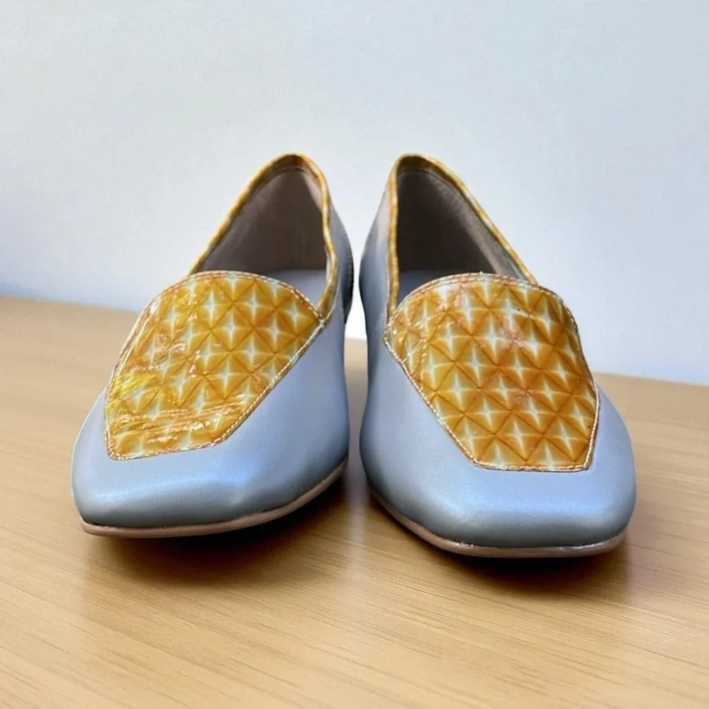 Antonio Melani “Empire” Leather Square Toe Flat in Silver Size 9 1/2
